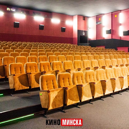 Кинотеатр ракета билеты. Кинотеатр ракета. Кинотеатр ракета Евпатория внутри. Зал кинотеатр ракета в Гороховце.